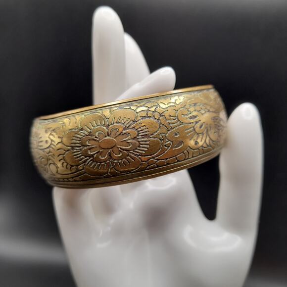 Vintage Brass Floral Wide Bangle Bracelet, 8", Etched Flowers - Picture 5 of 12
